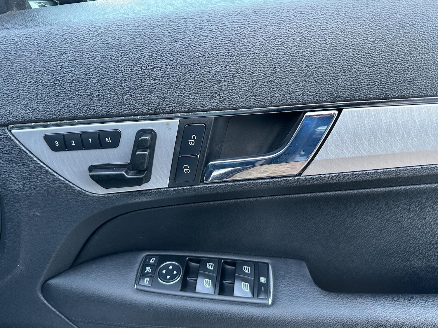 Used Mercedes-Benz E Class 2009 for sale - 76228111: Photo 20