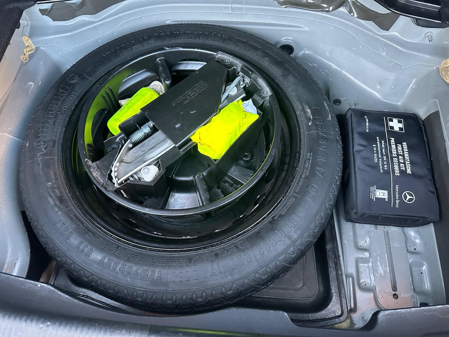 Used Mercedes-Benz E Class 2009 for sale - 76228111: Photo 31