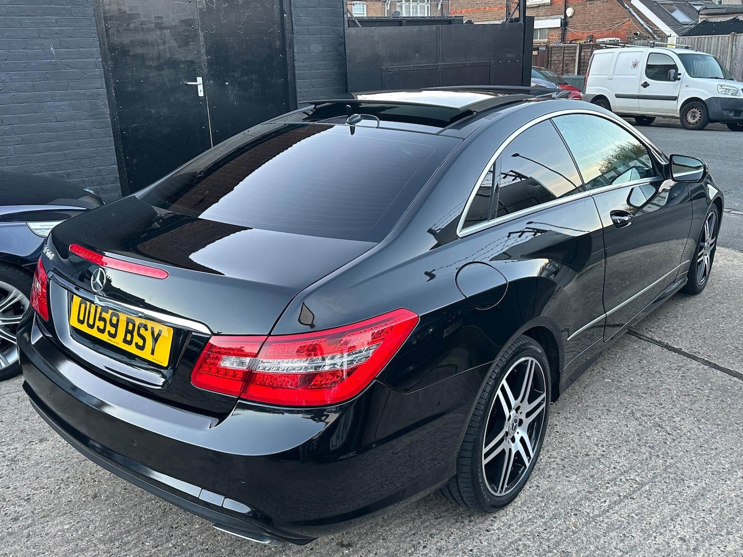 Used Mercedes-Benz E Class 2009 for sale - 76228111: Photo 39