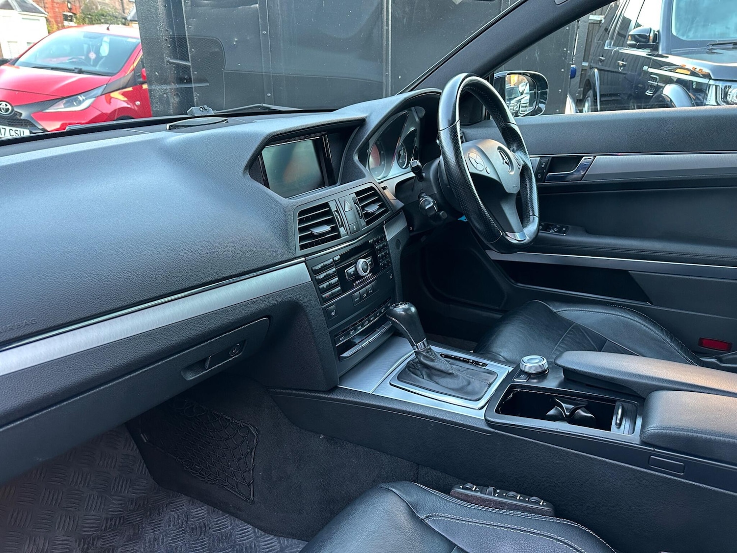 Used Mercedes-Benz E Class 2009 for sale - 76228111: Photo 8