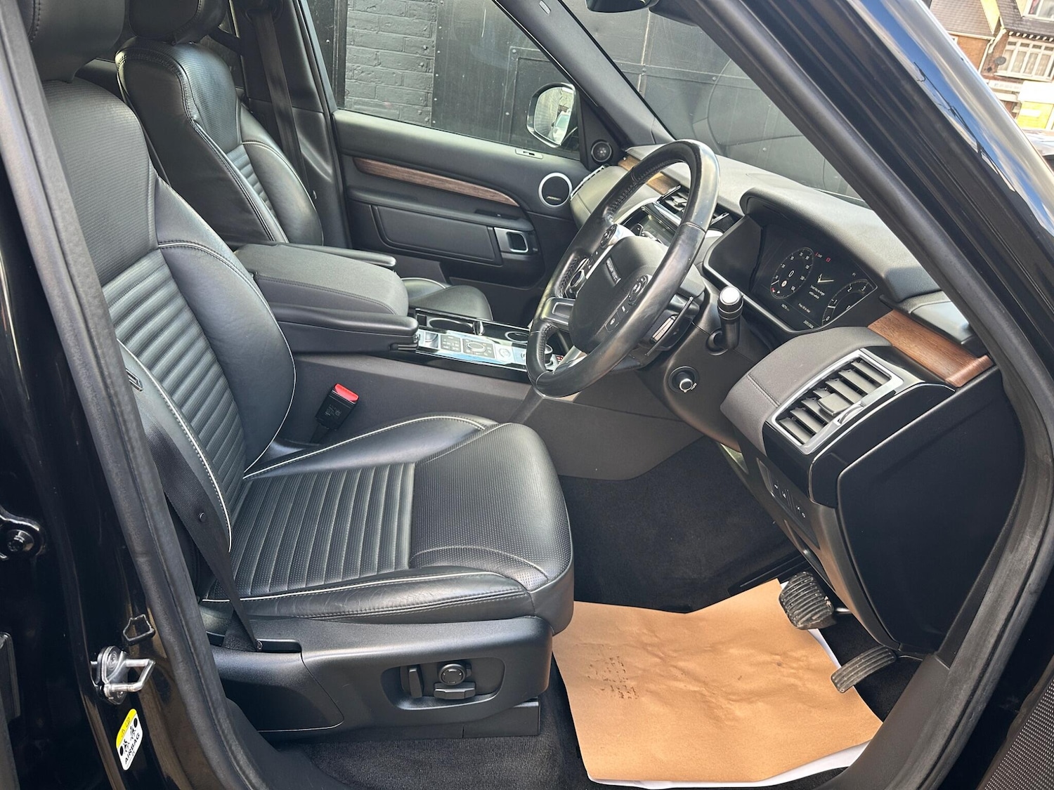 Used Land Rover Discovery 2018 for sale - 75707981: Photo 15