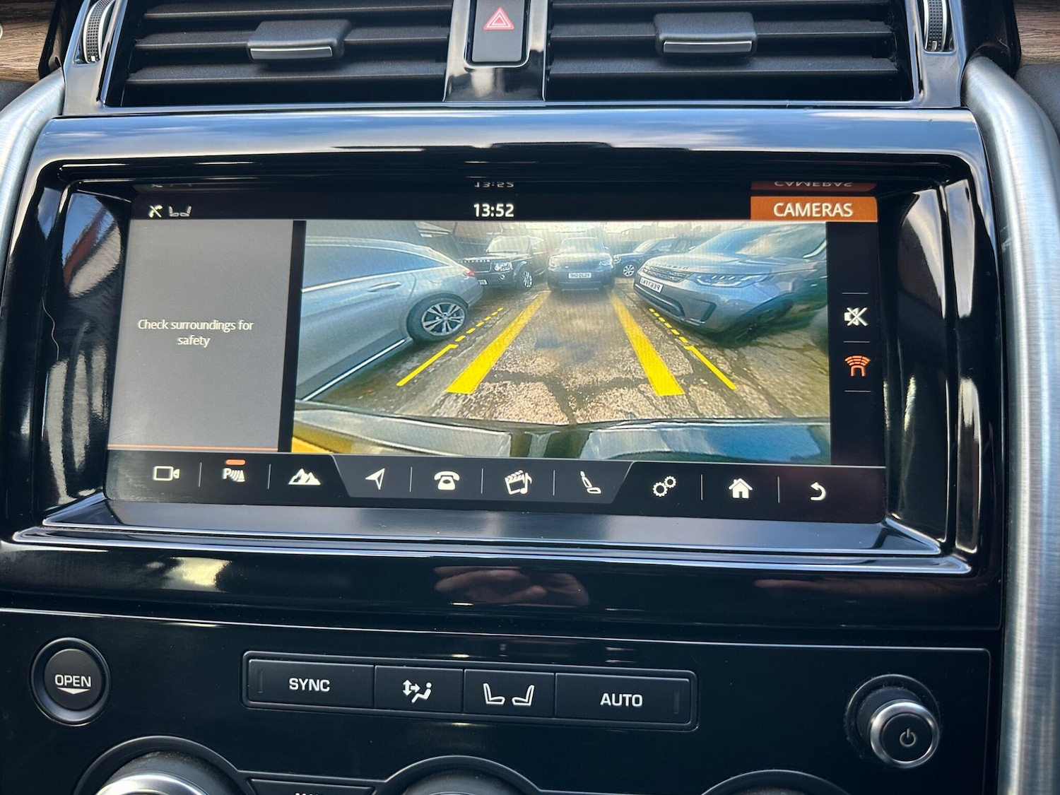 Used Land Rover Discovery 2018 for sale - 75707981: Photo 26