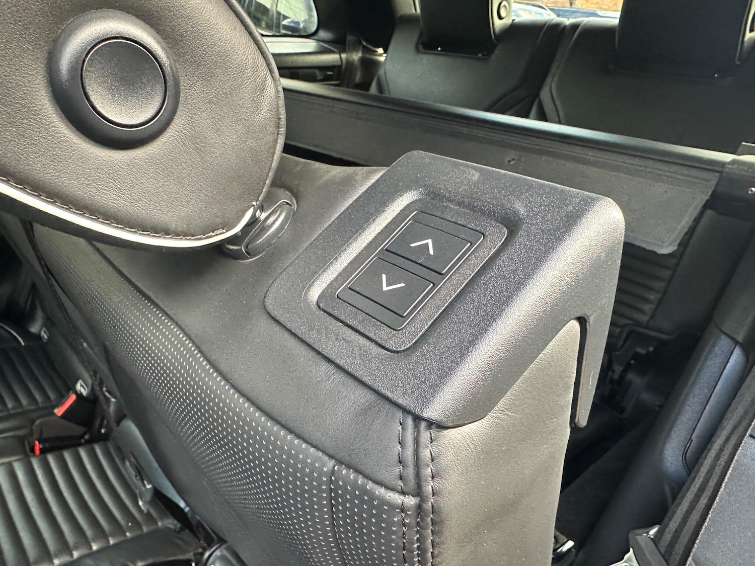 Used Land Rover Discovery 2018 for sale - 75707981: Photo 31