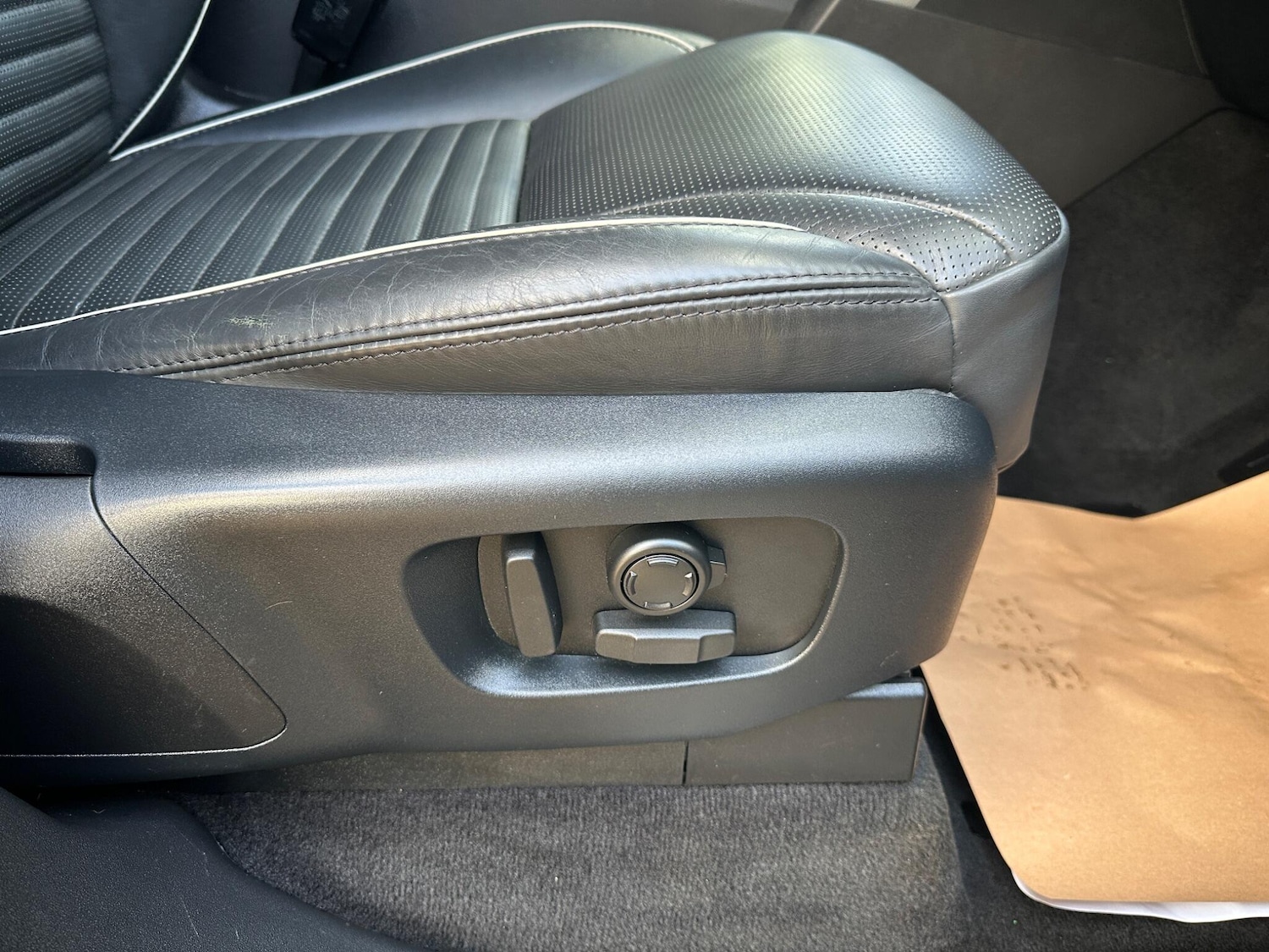 Used Land Rover Discovery 2018 for sale - 75707981: Photo 32