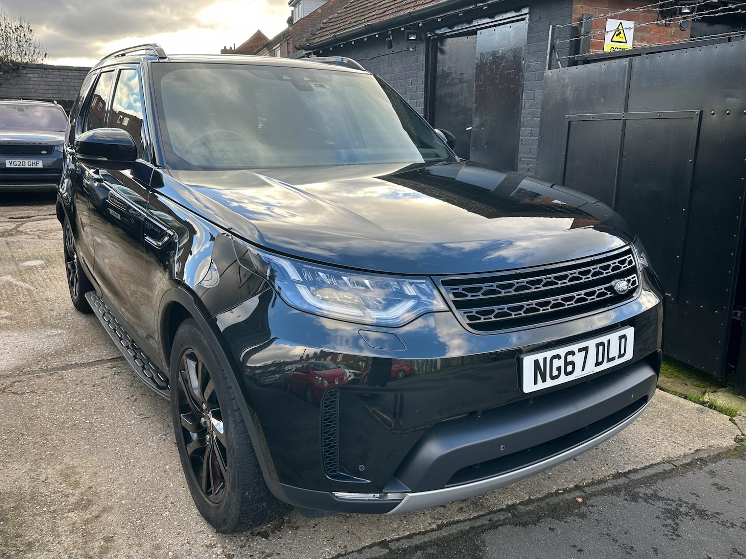 Used Land Rover Discovery 2018 for sale - 75707981: Photo 64