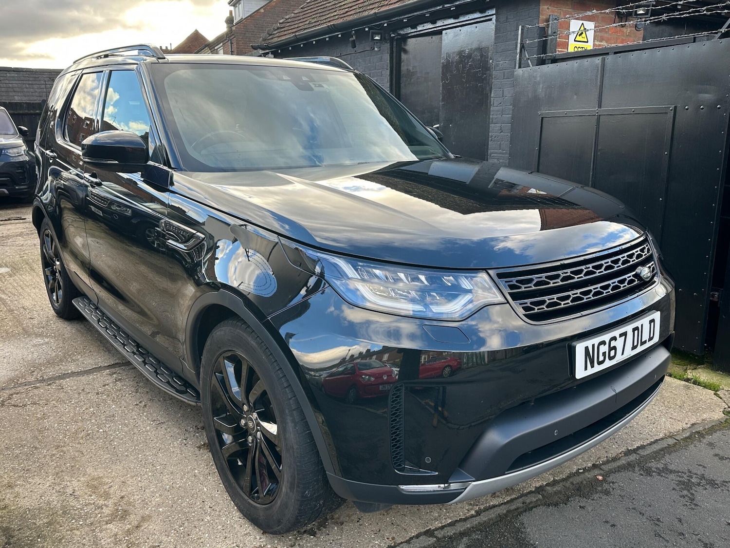 Used Land Rover Discovery 2018 for sale - 75707981: Photo 65