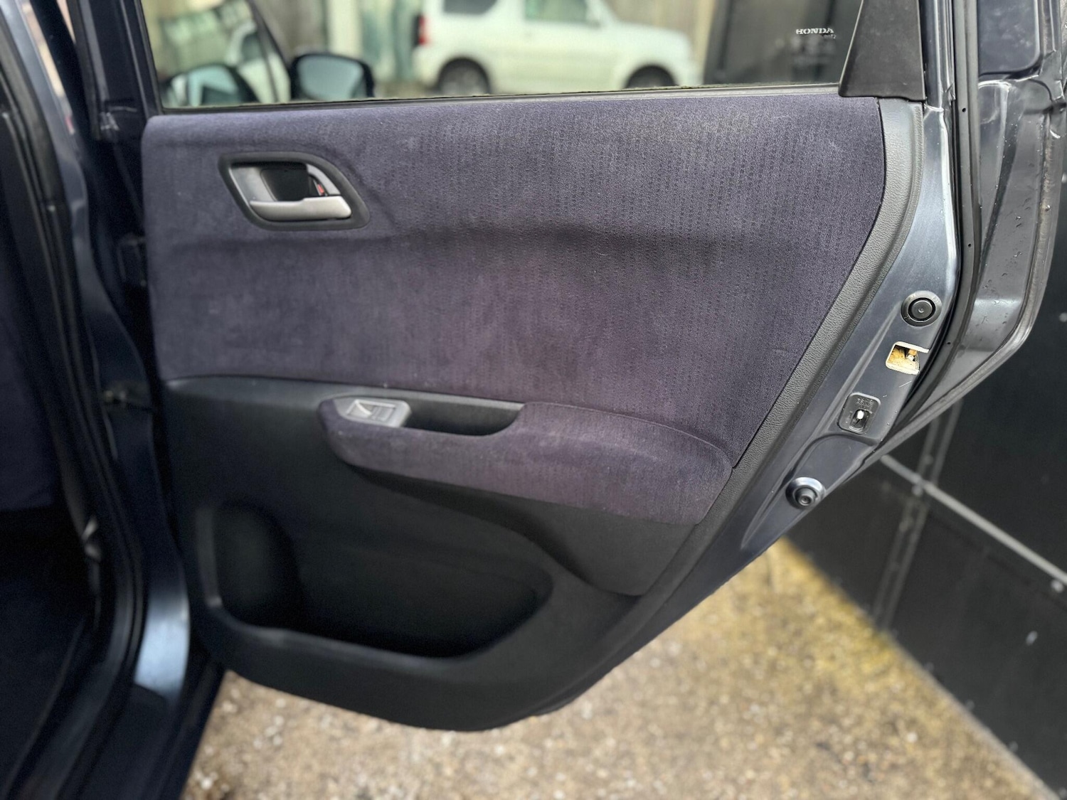 Used Honda FR-V 2008 for sale - 77098074: Photo 16