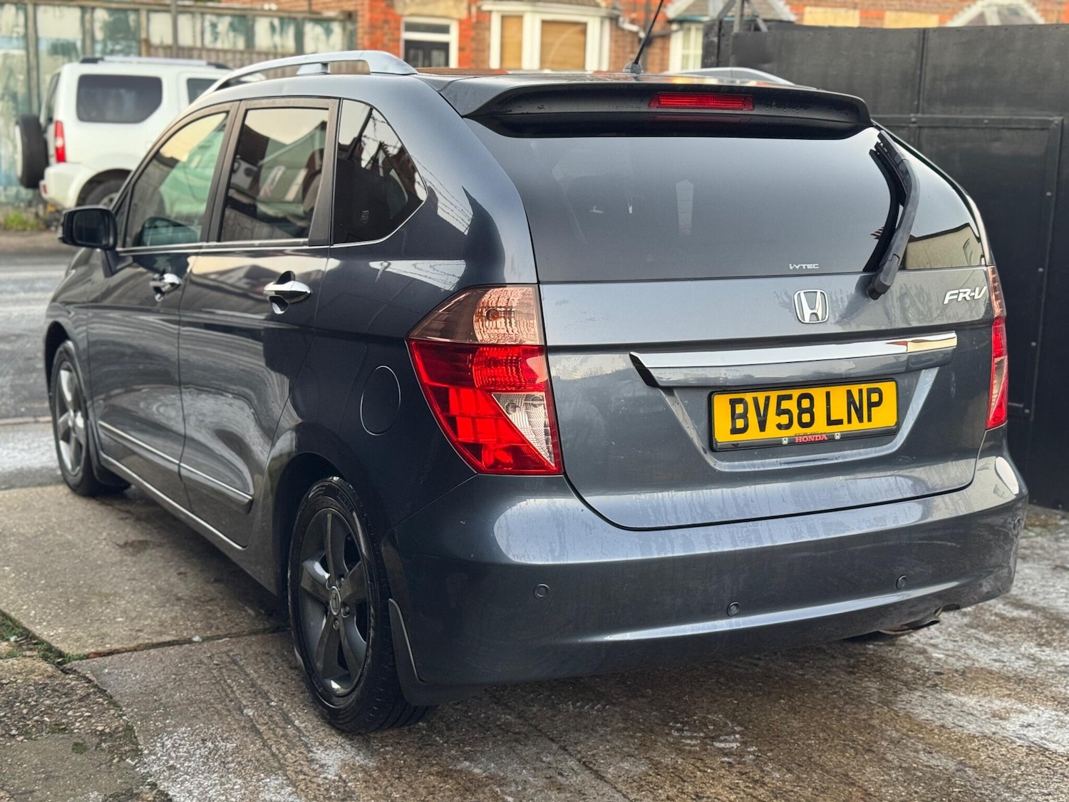 Used Honda FR-V 2008 for sale - 77098074: Photo 4