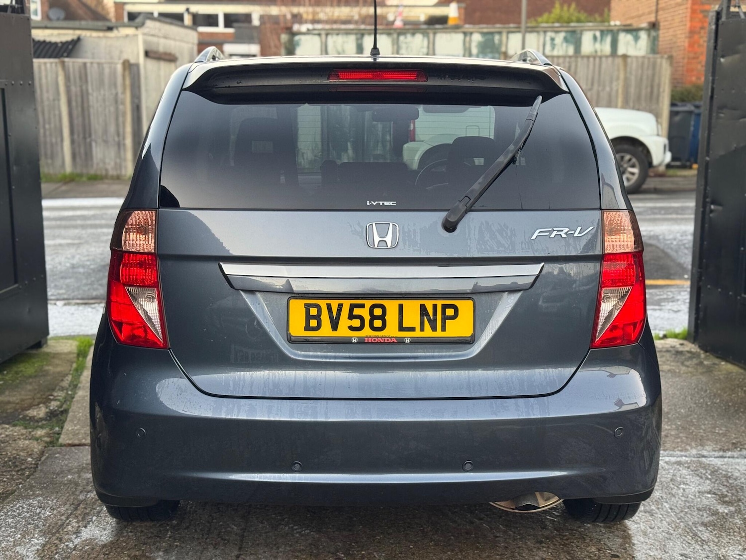 Used Honda FR-V 2008 for sale - 77098074: Photo 6