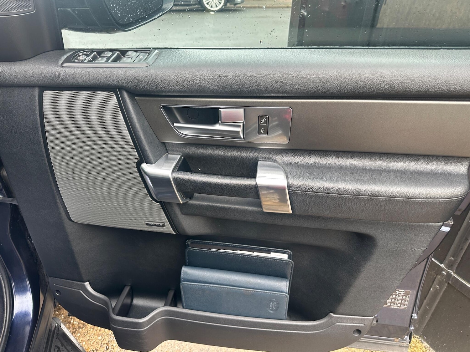 Used Land Rover Discovery 4 2014 for sale - 75782159: Photo 45