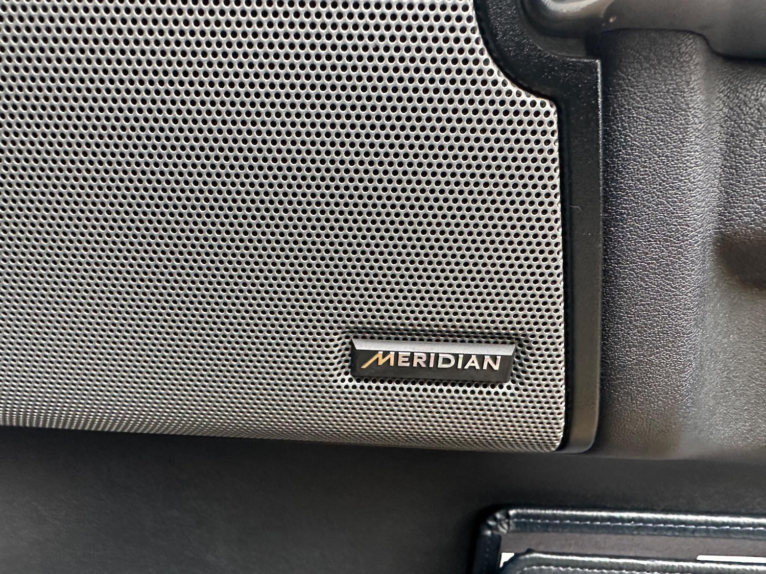 Used Land Rover Discovery 4 2014 for sale - 75782159: Photo 64