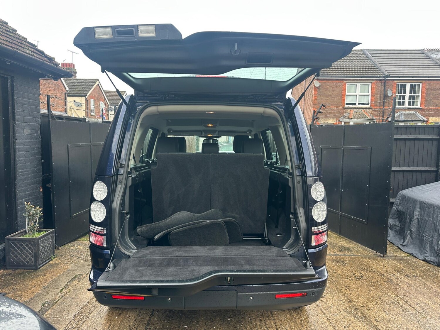 Used Land Rover Discovery 4 2014 for sale - 75782159: Photo 74