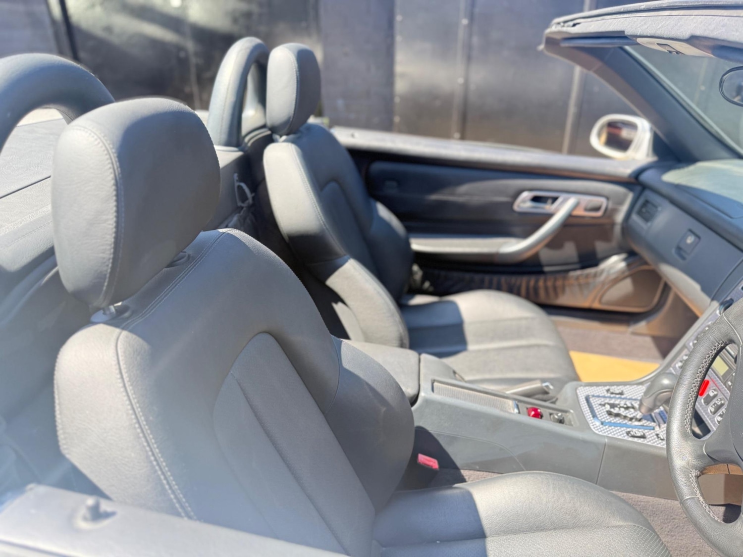 Used Mercedes-Benz SLK 2004 for sale - 76994791: Photo 86