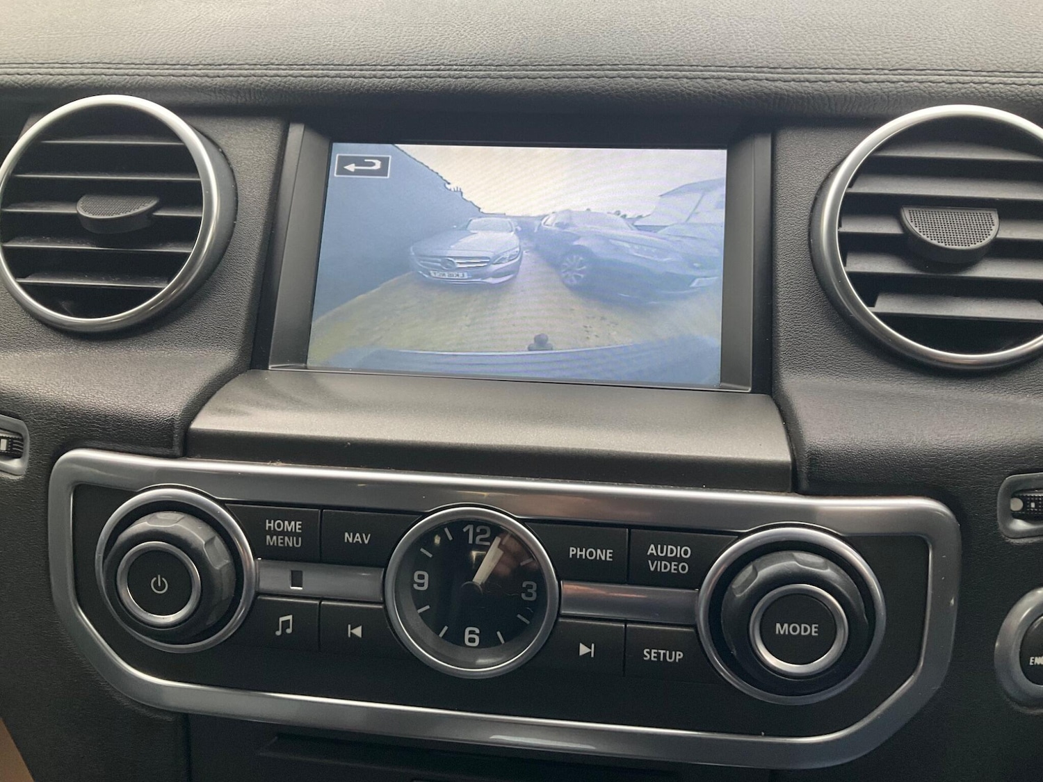 Used Land Rover Discovery 4 2014 for sale - 76989749: Photo 16