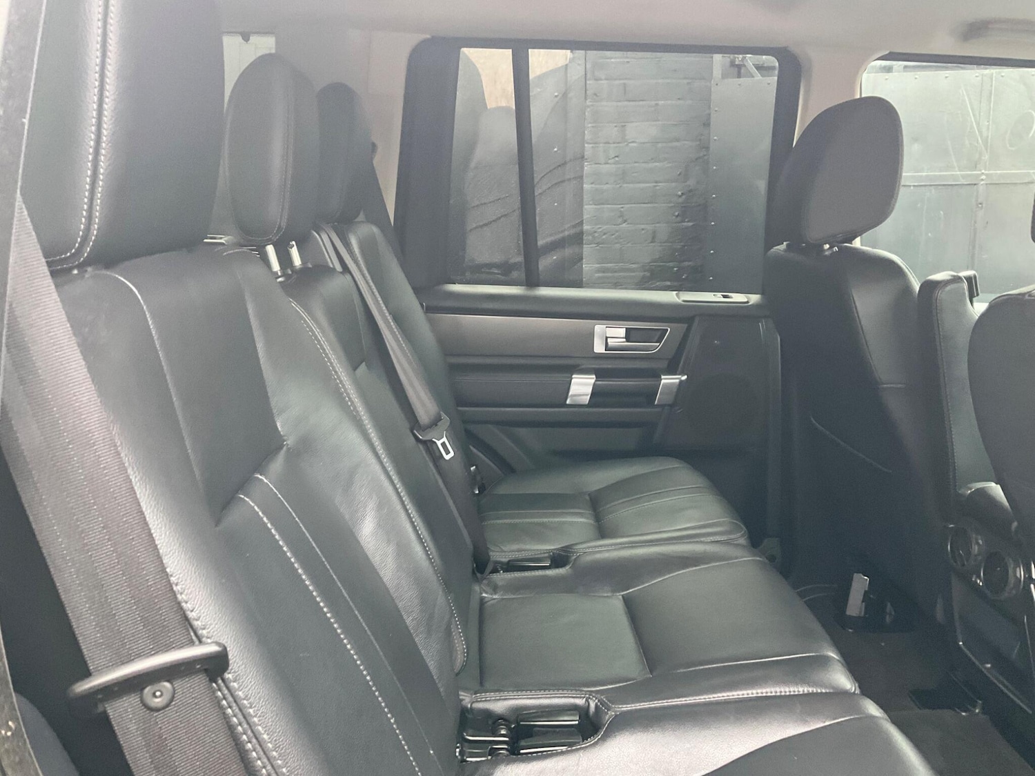 Used Land Rover Discovery 4 2014 for sale - 76989749: Photo 38