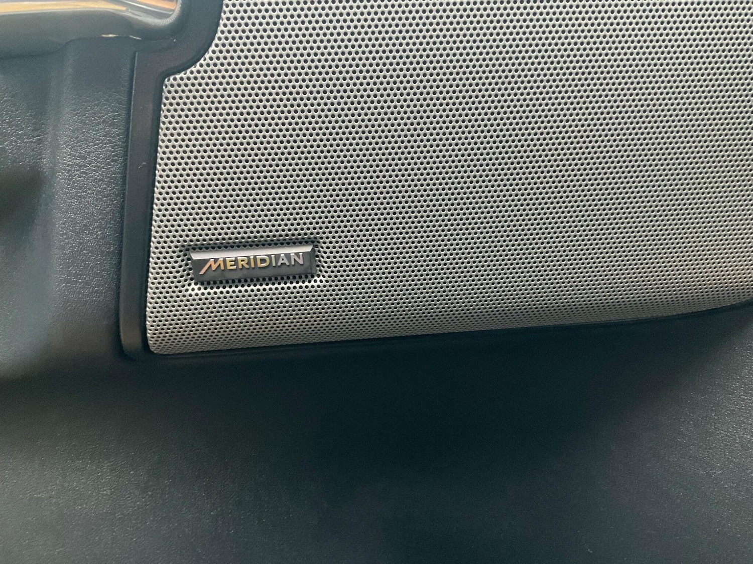 Used Land Rover Discovery 4 2014 for sale - 76989749: Photo 40