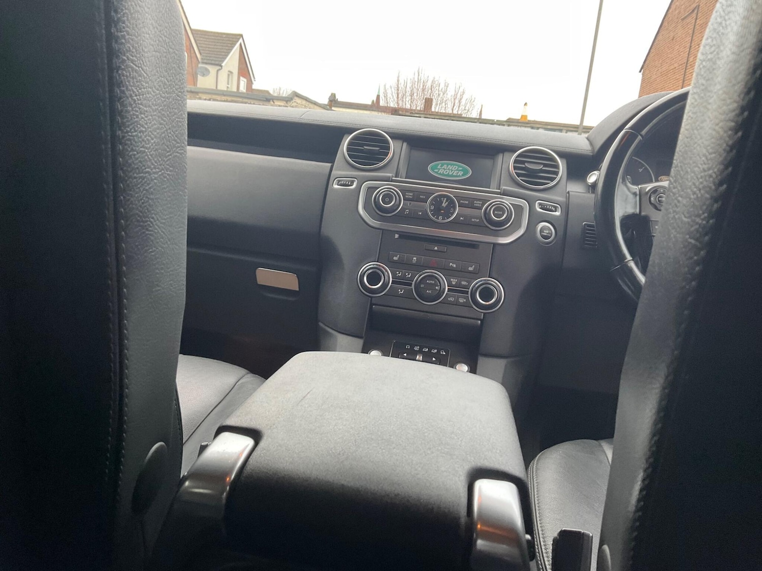 Used Land Rover Discovery 4 2014 for sale - 76989749: Photo 41