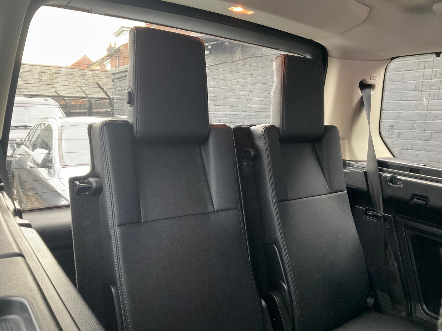 Used Land Rover Discovery 4 2014 for sale - 76989749: Photo 45