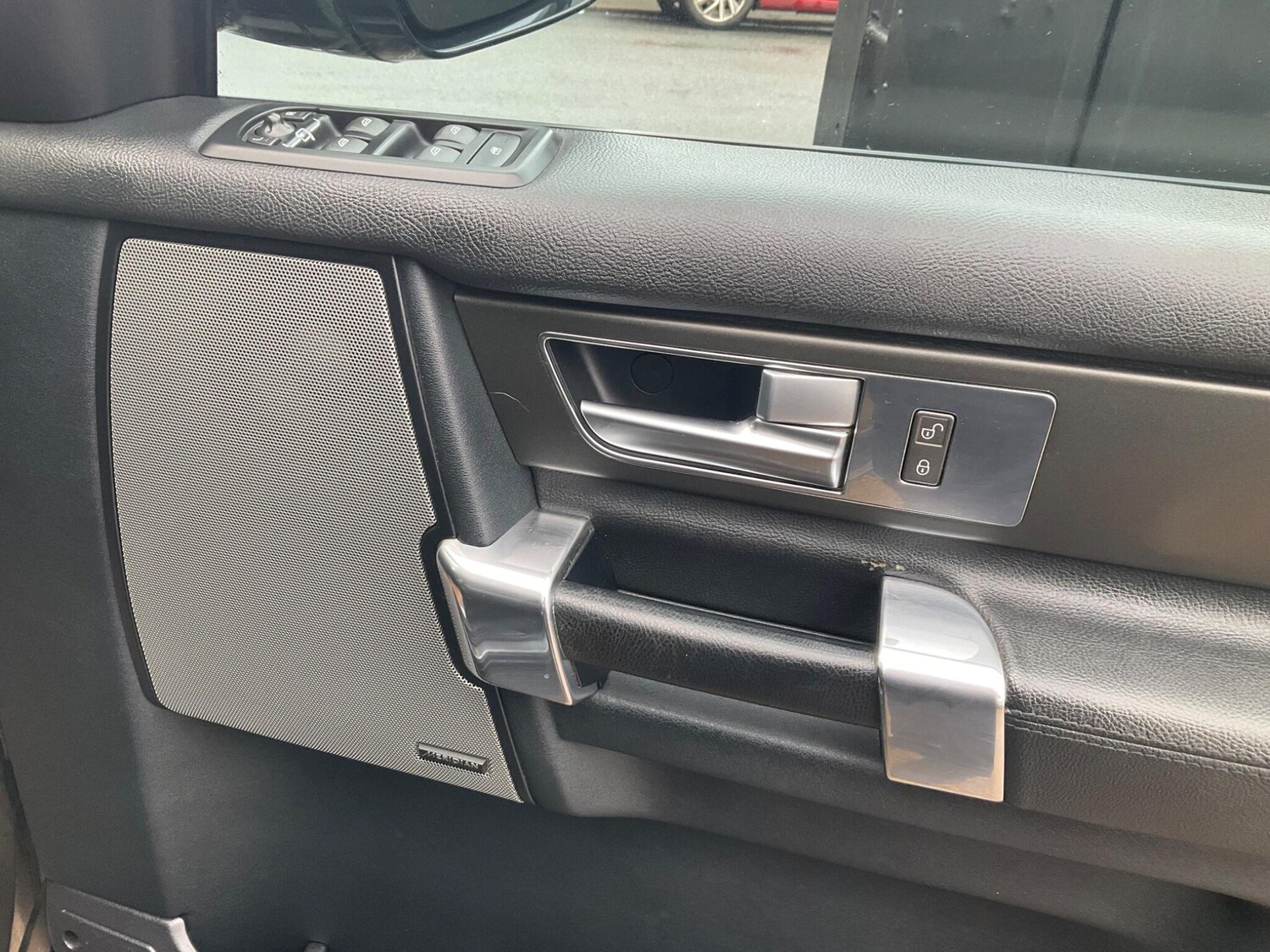 Used Land Rover Discovery 4 2014 for sale - 76989749: Photo 48