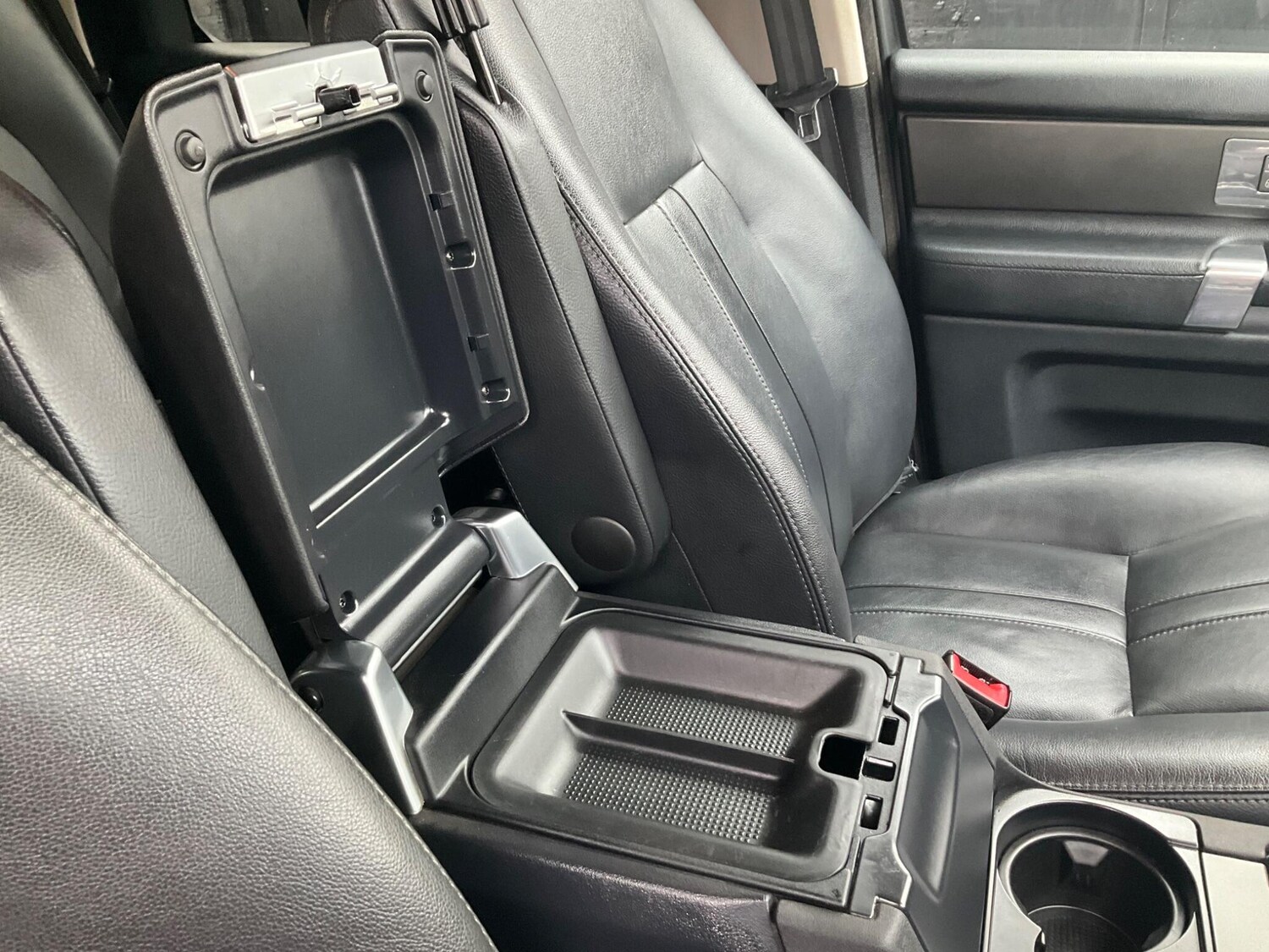 Used Land Rover Discovery 4 2014 for sale - 76989749: Photo 61