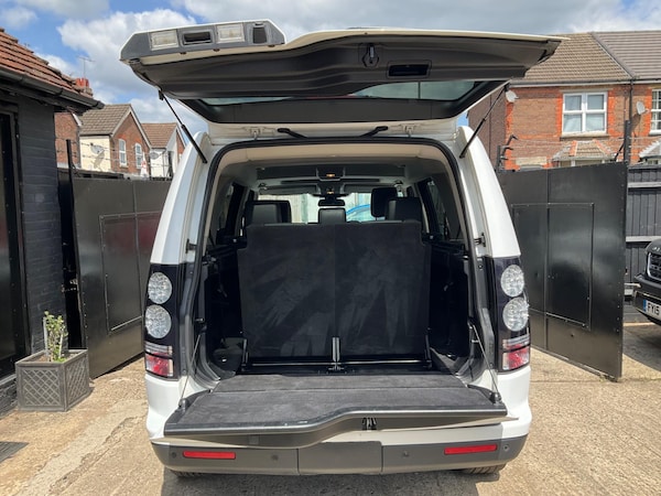 Used Land Rover Discovery 4 2015 for sale - 74135117: Photo 38
