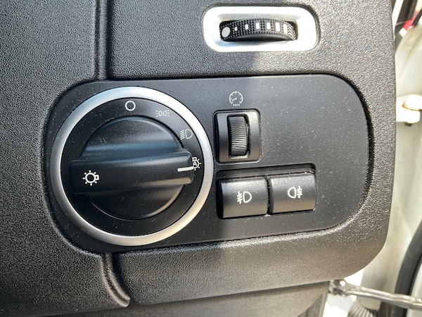 Used Land Rover Discovery 4 2015 for sale - 74135117: Photo 77