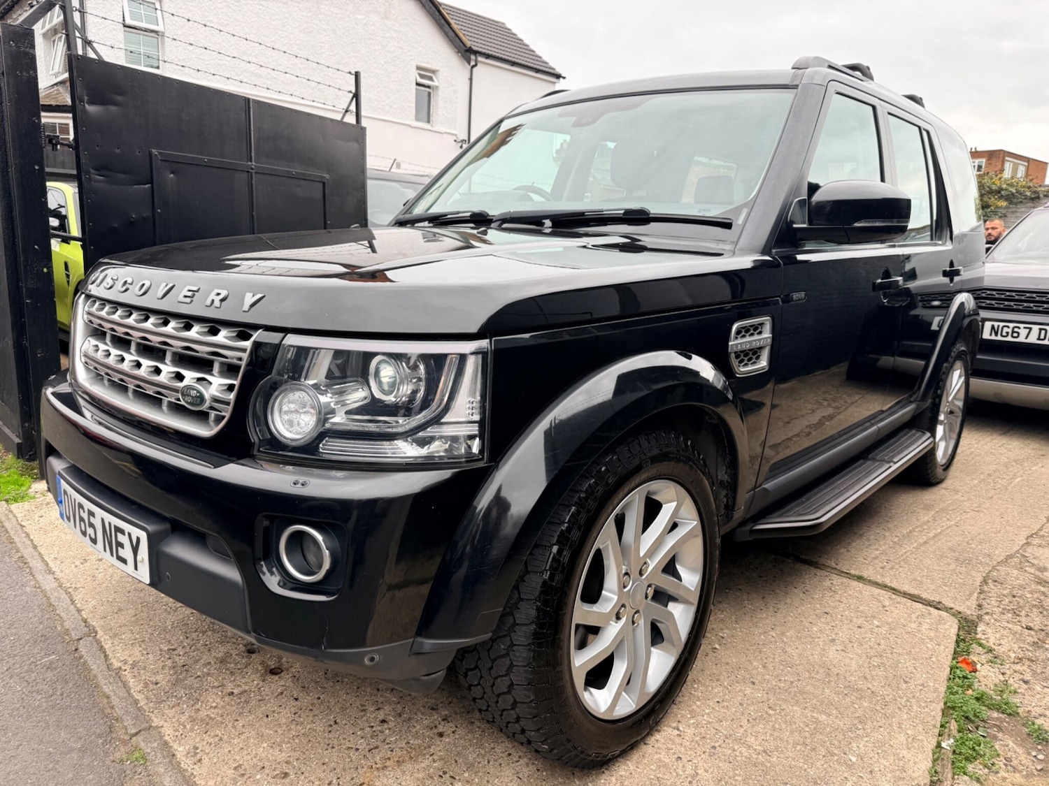 Used Land Rover Discovery 4 2015 for sale - 74920306: Photo 18