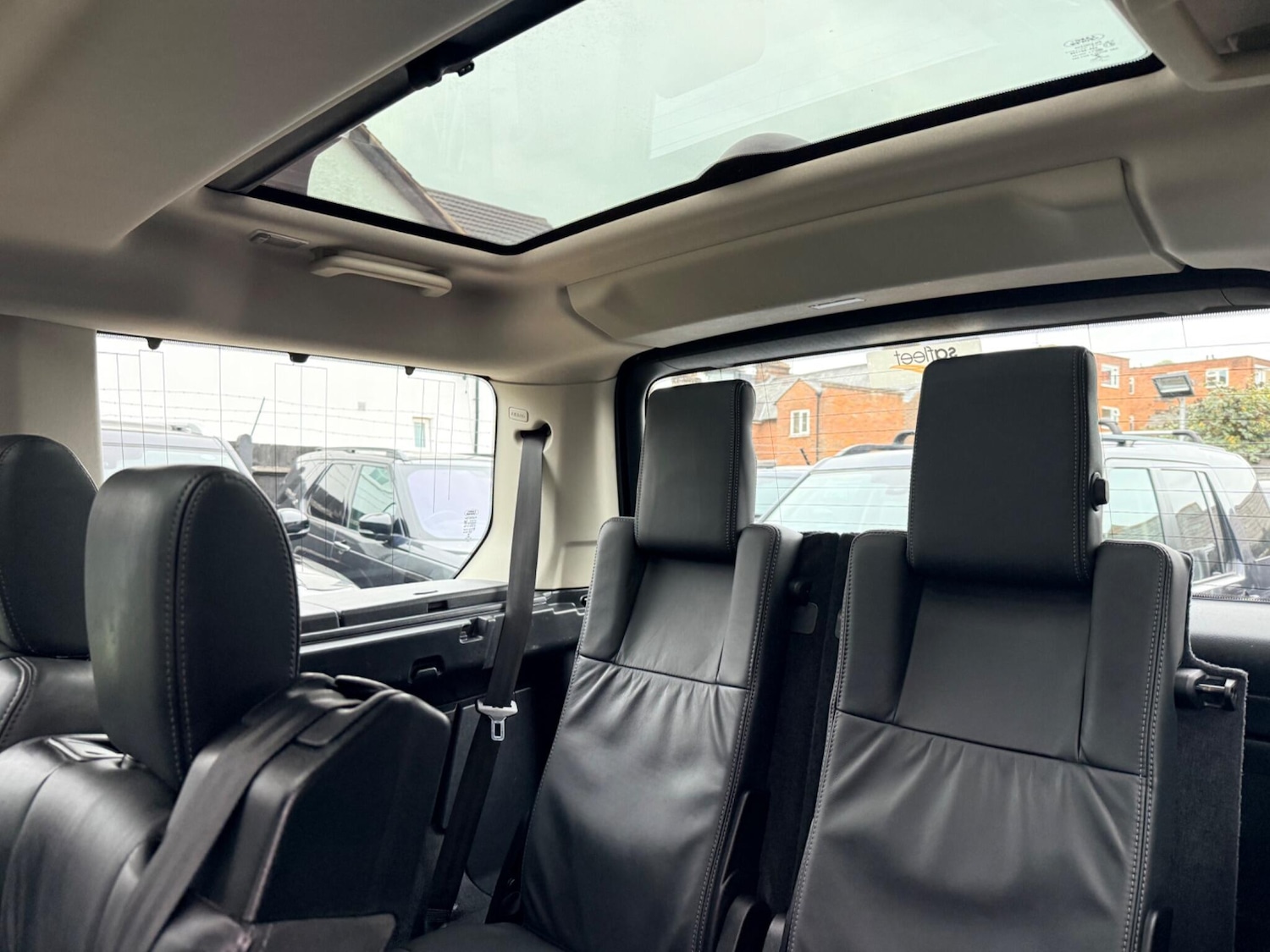 Used Land Rover Discovery 4 2015 for sale - 74920306: Photo 25