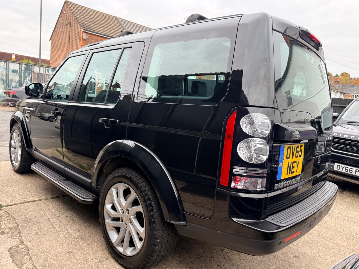 Used Land Rover Discovery 4 2015 for sale - 74920306: Photo 27