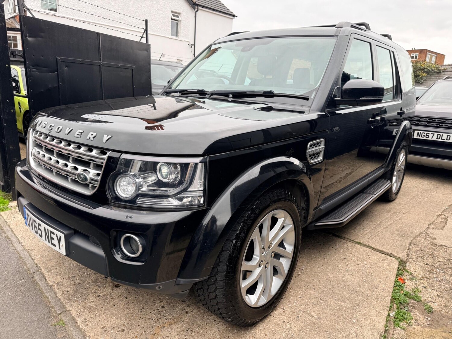 Used Land Rover Discovery 4 2015 for sale - 74920306: Photo 40