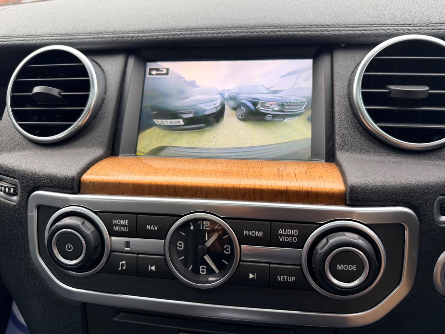 Used Land Rover Discovery 4 2015 for sale - 74920306: Photo 47