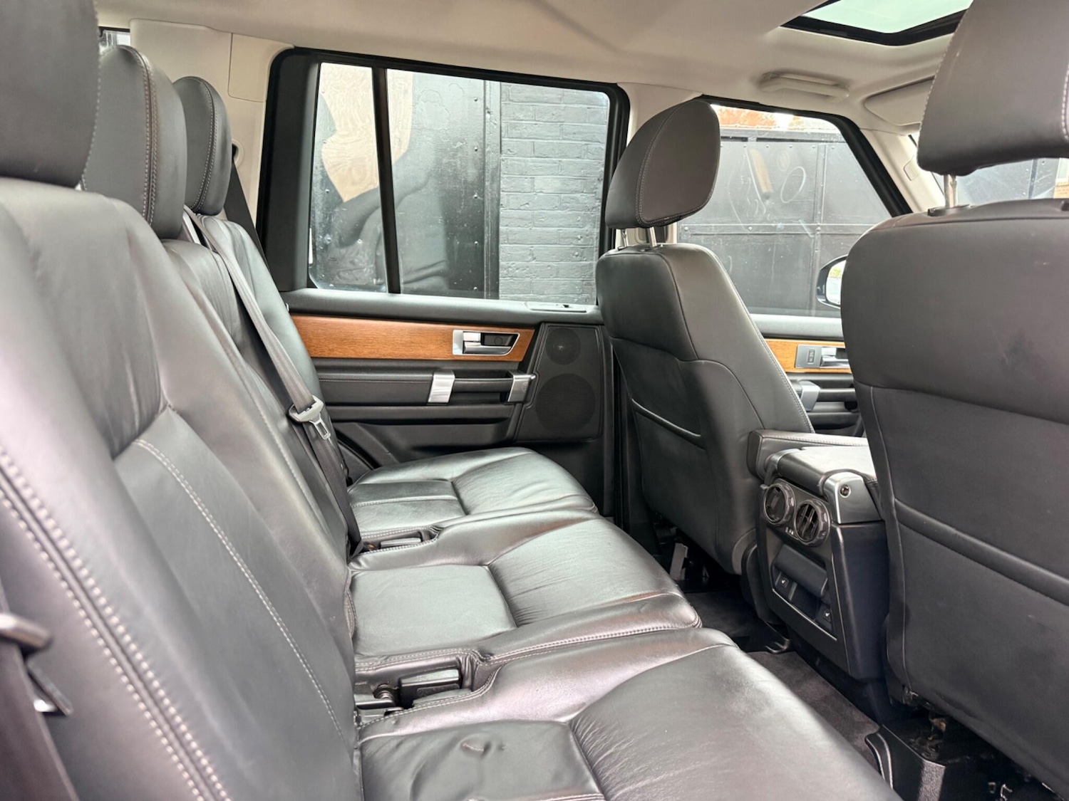 Used Land Rover Discovery 4 2015 for sale - 74920306: Photo 51