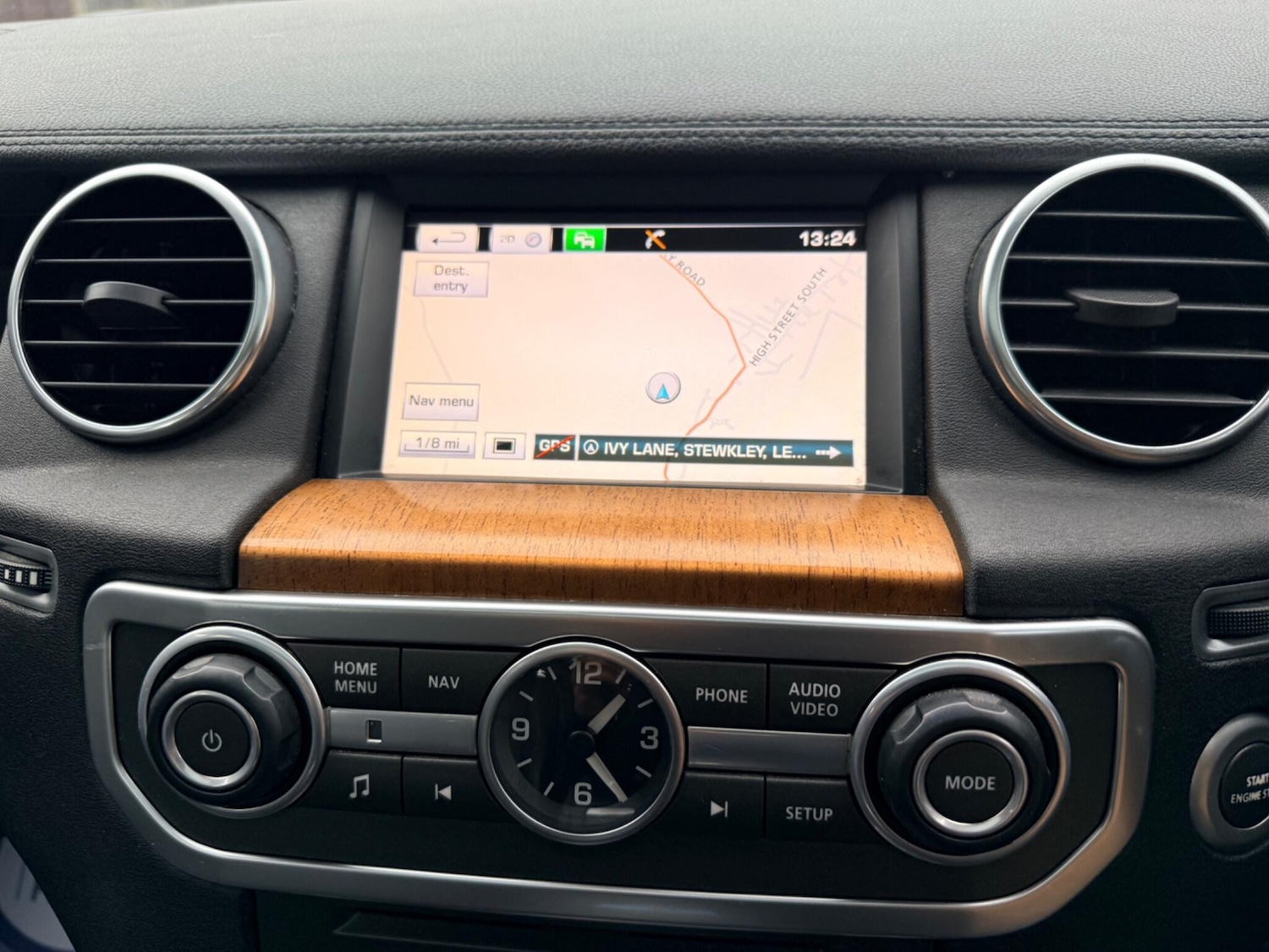 Used Land Rover Discovery 4 2015 for sale - 74920306: Photo 65