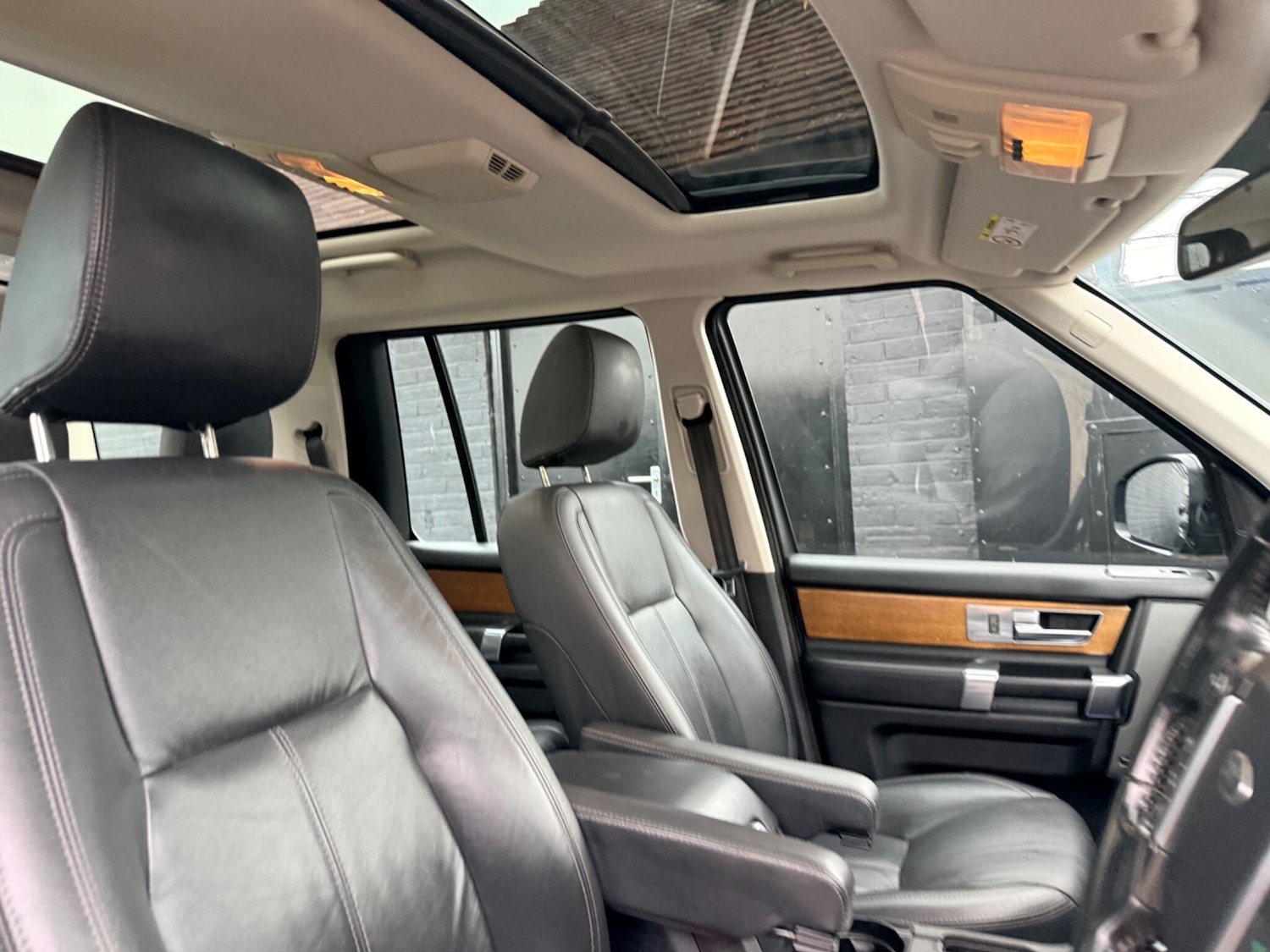 Used Land Rover Discovery 4 2015 for sale - 74920306: Photo 71