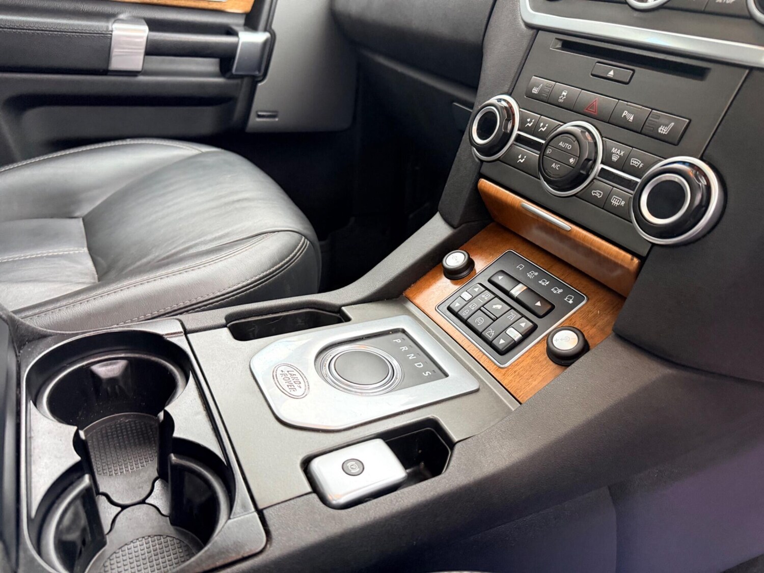 Used Land Rover Discovery 4 2015 for sale - 74920306: Photo 74