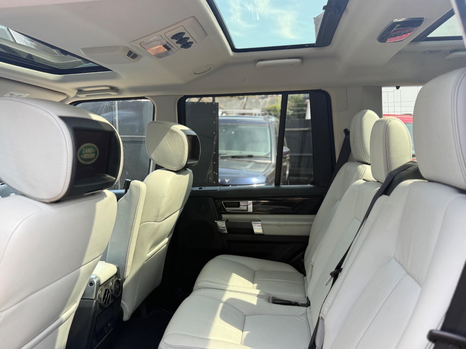 Used Land Rover Discovery 4 2014 for sale - 75246761: Photo 25