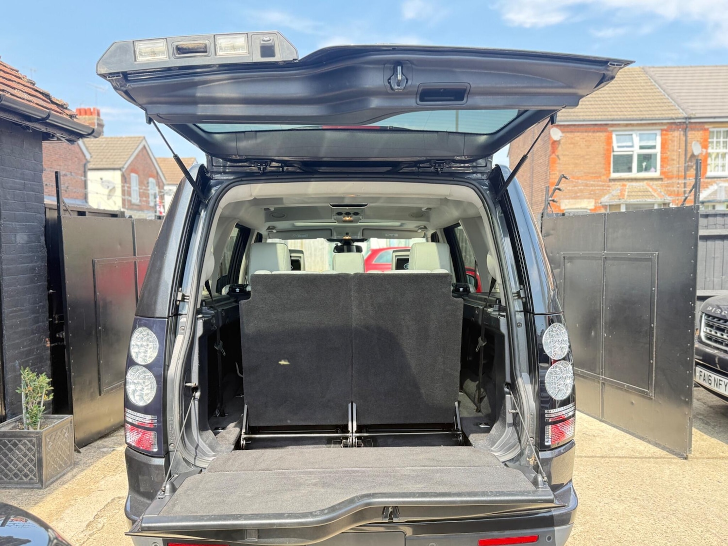 Used Land Rover Discovery 4 2014 for sale - 75246761: Photo 37