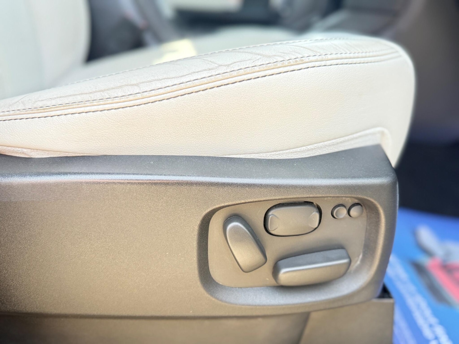 Used Land Rover Discovery 4 2014 for sale - 75246761: Photo 56