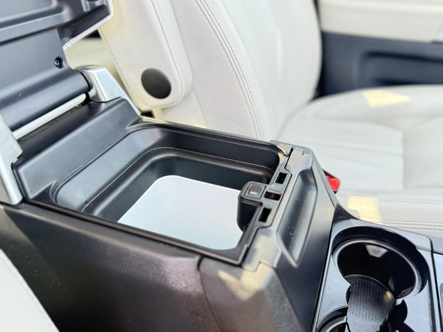 Used Land Rover Discovery 4 2014 for sale - 75246761: Photo 81