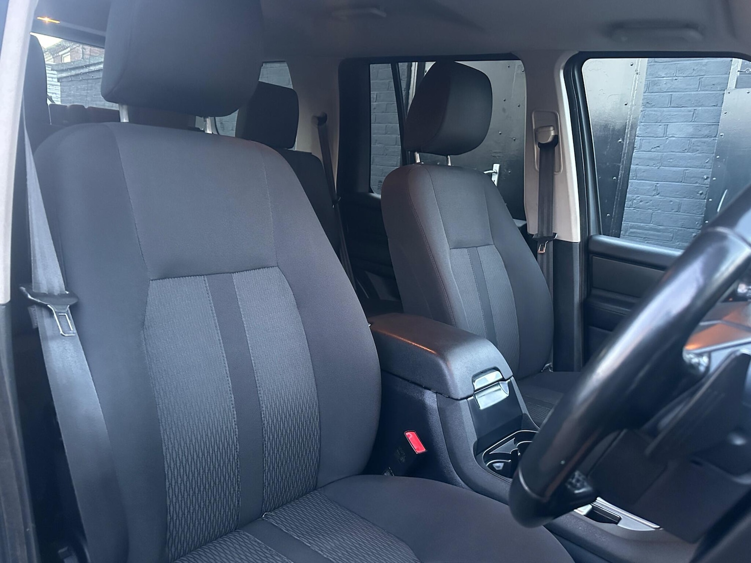 Used Land Rover Discovery 4 2015 for sale - 75780904: Photo 14