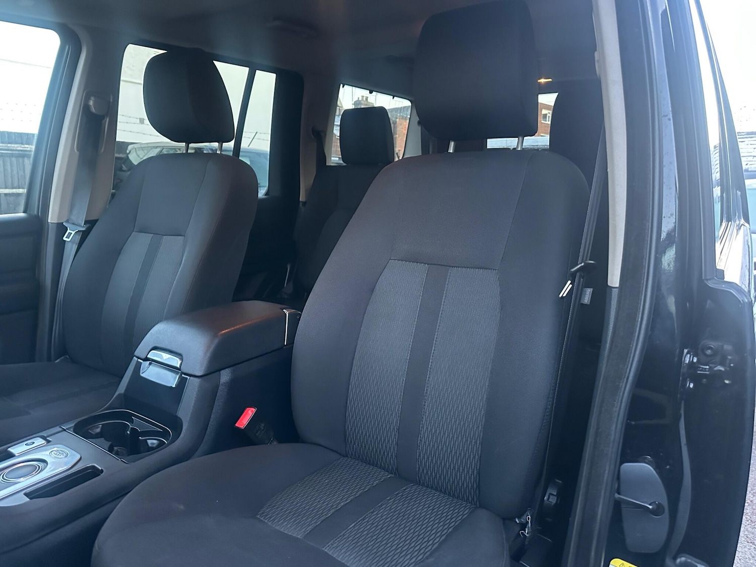 Used Land Rover Discovery 4 2015 for sale - 75780904: Photo 15