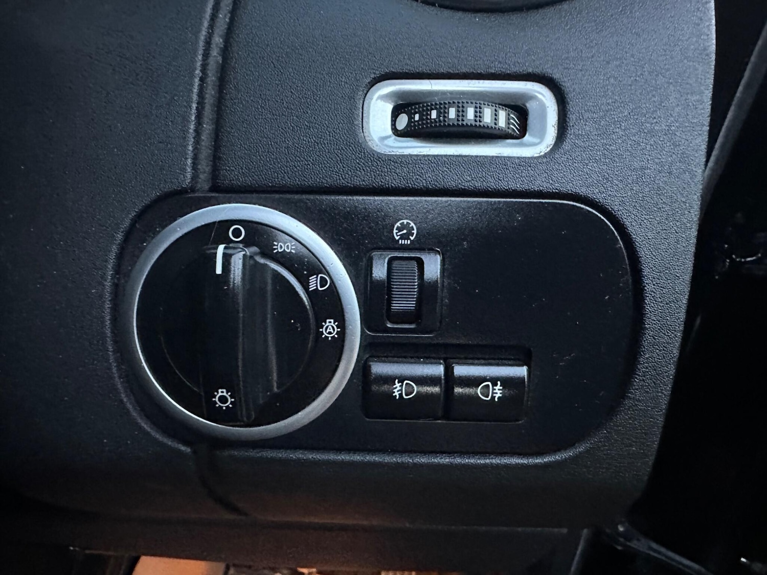 Used Land Rover Discovery 4 2015 for sale - 75780904: Photo 18