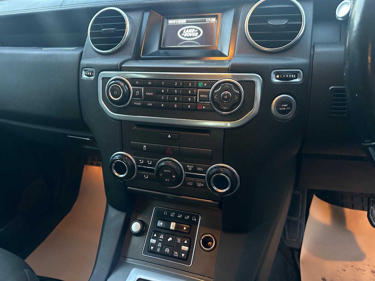 Used Land Rover Discovery 4 2015 for sale - 75780904: Photo 19