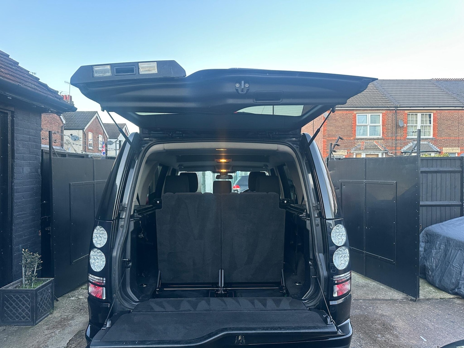 Used Land Rover Discovery 4 2015 for sale - 75780904: Photo 22