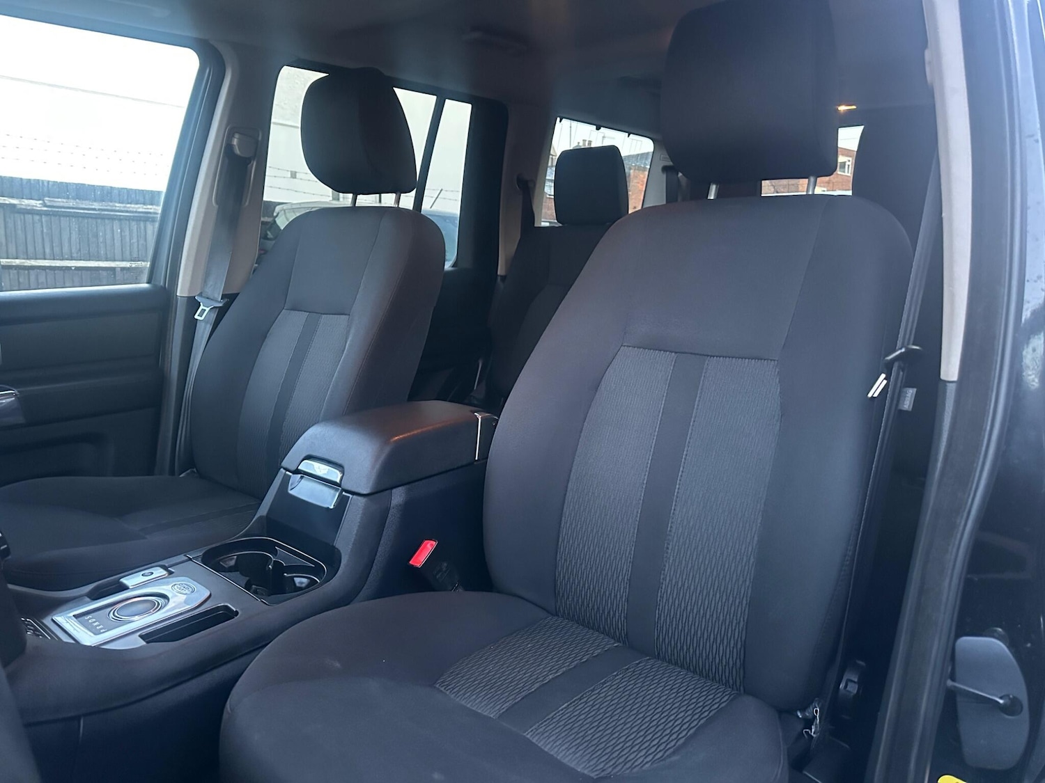 Used Land Rover Discovery 4 2015 for sale - 75780904: Photo 39