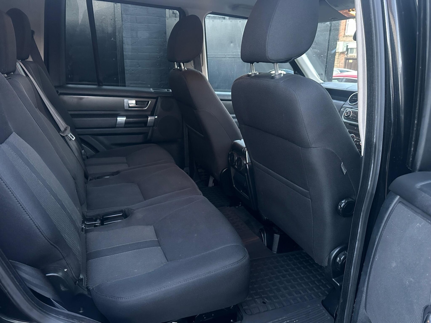 Used Land Rover Discovery 4 2015 for sale - 75780904: Photo 42