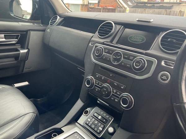 Used Land Rover Discovery 4 2014 for sale - 75339459: Photo 16