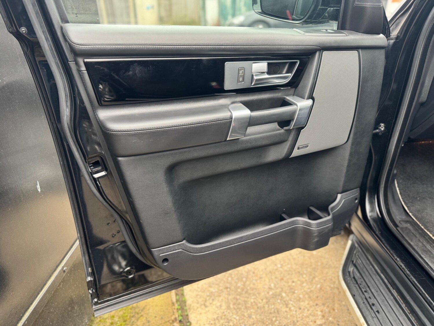 Used Land Rover Discovery 4 2016 for sale - 76012295: Photo 19