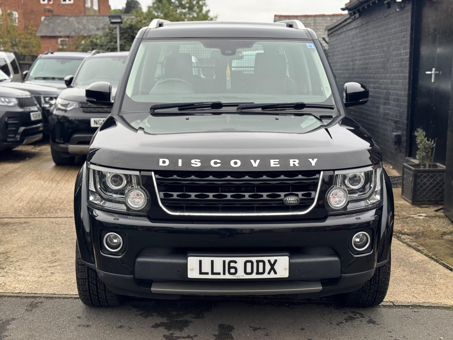 Used Land Rover Discovery 4 2016 for sale - 76012295: Photo 2