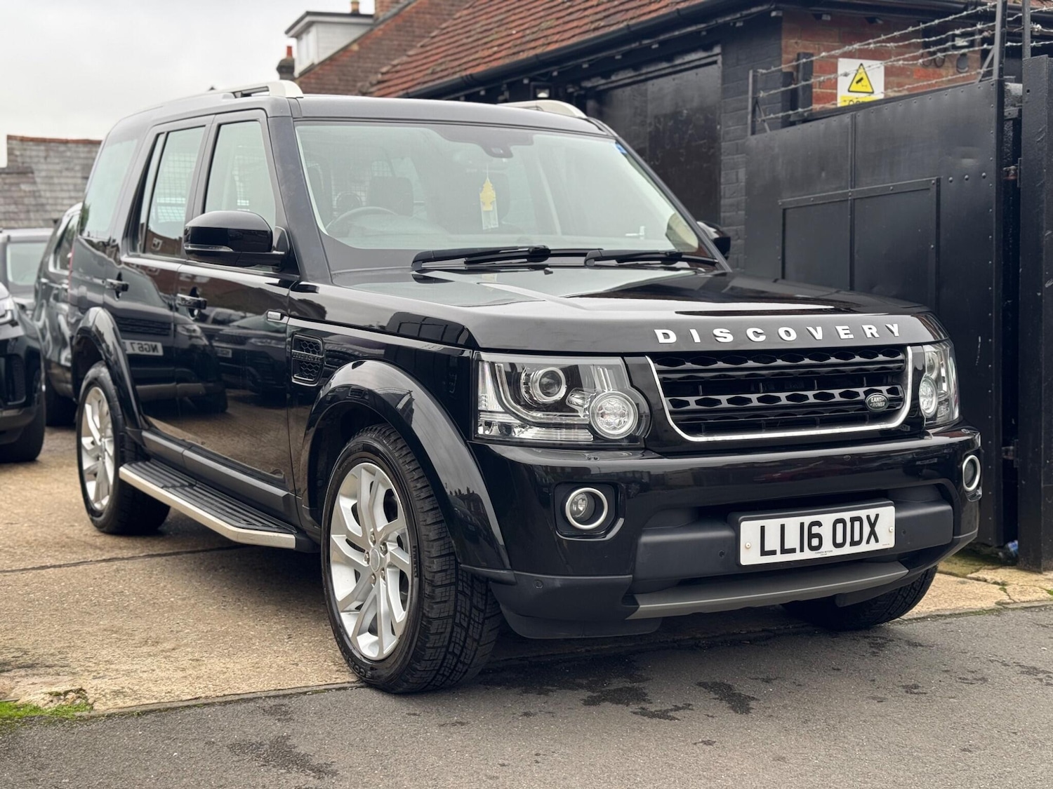 Used Land Rover Discovery 4 2016 for sale - 76012295: Photo 5
